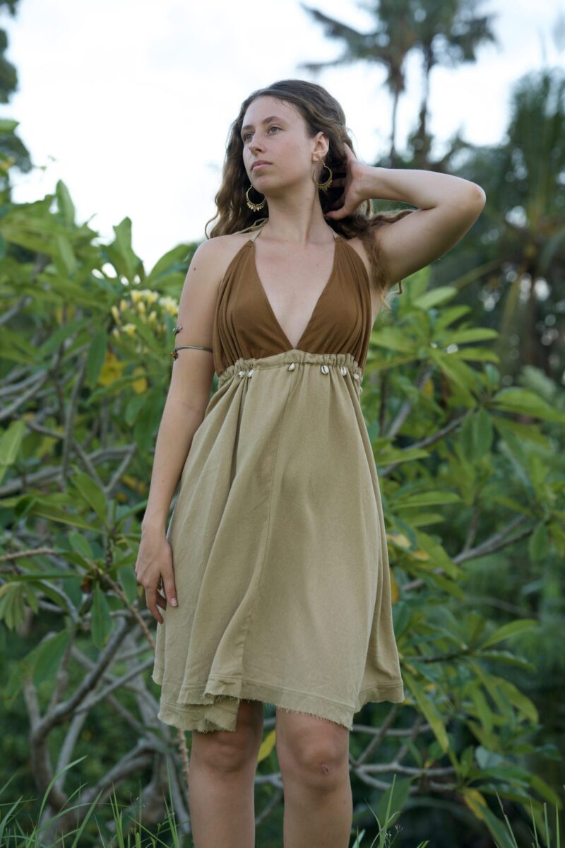 Robe dos nuus en coquillage Maris