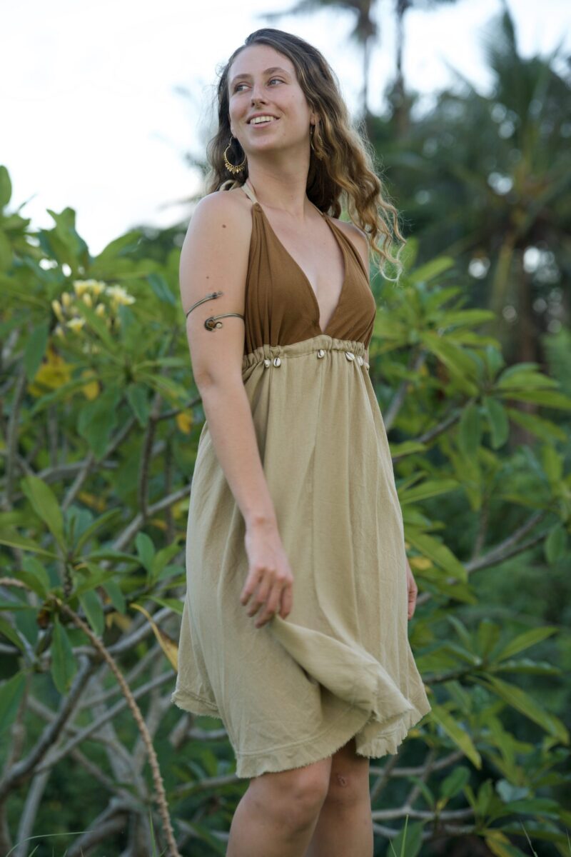 Robe dos nuus en coquillage Maris