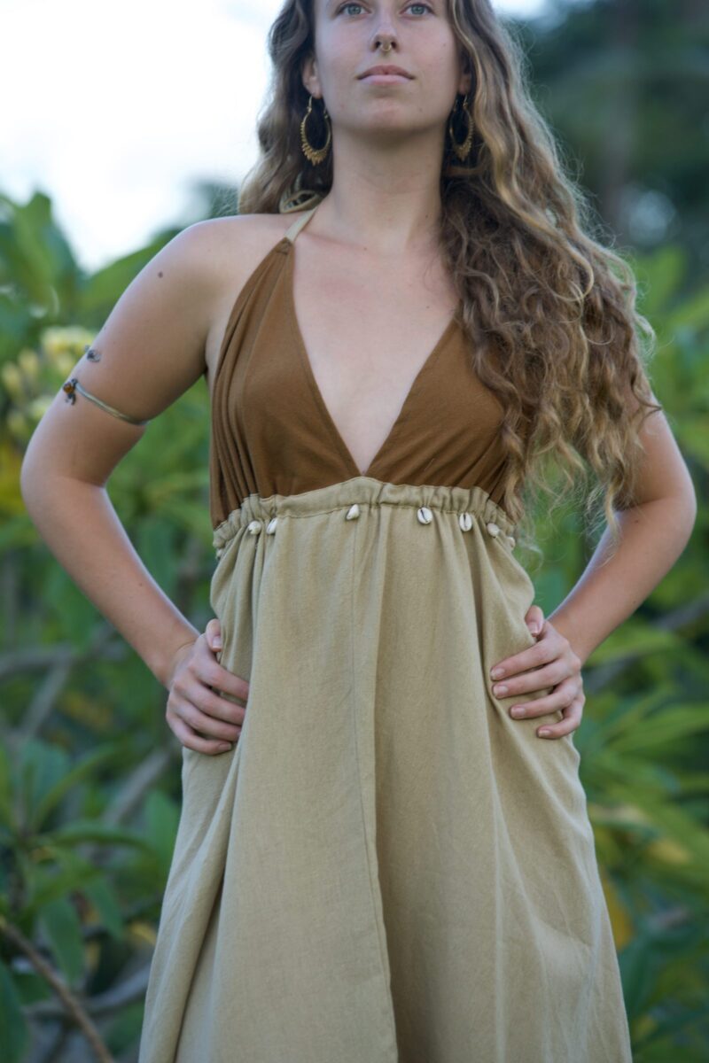 Robe dos nuus en coquillage Maris