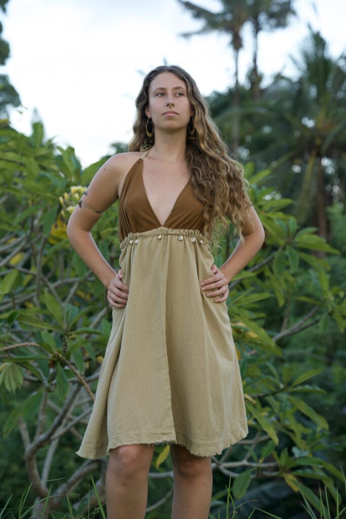 Robe dos nuus en coquillage Maris