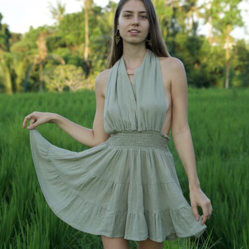 Robe dorsale nue en dentelle de soleil