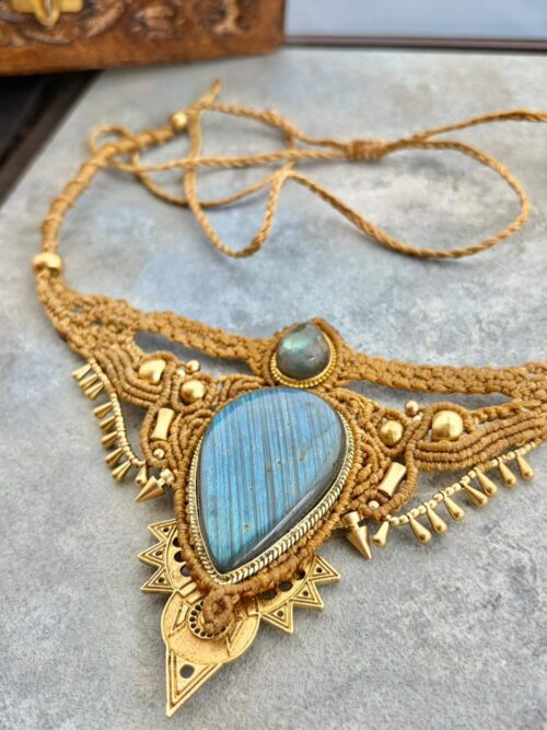 Collar de Lágrima del Eclipse