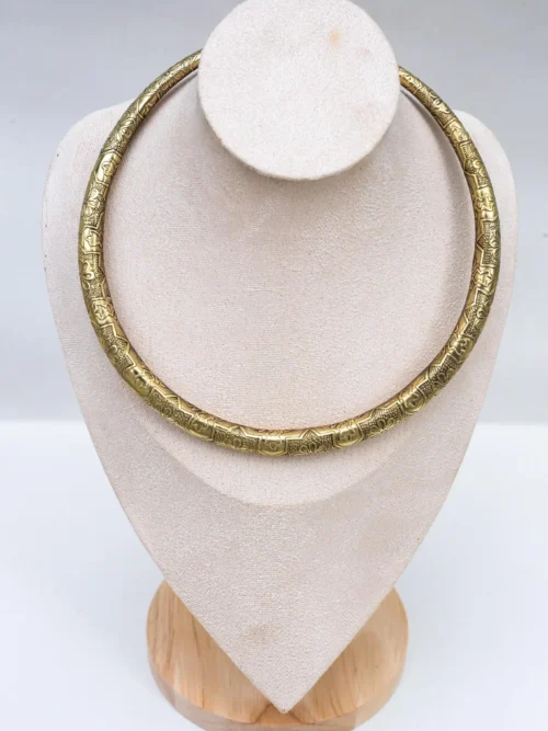 Girocollo inciso color oro