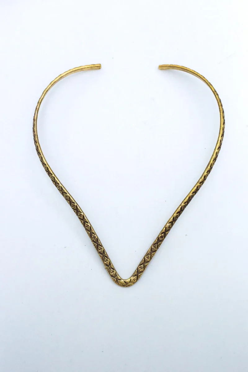 Engraved V-Line Necklace