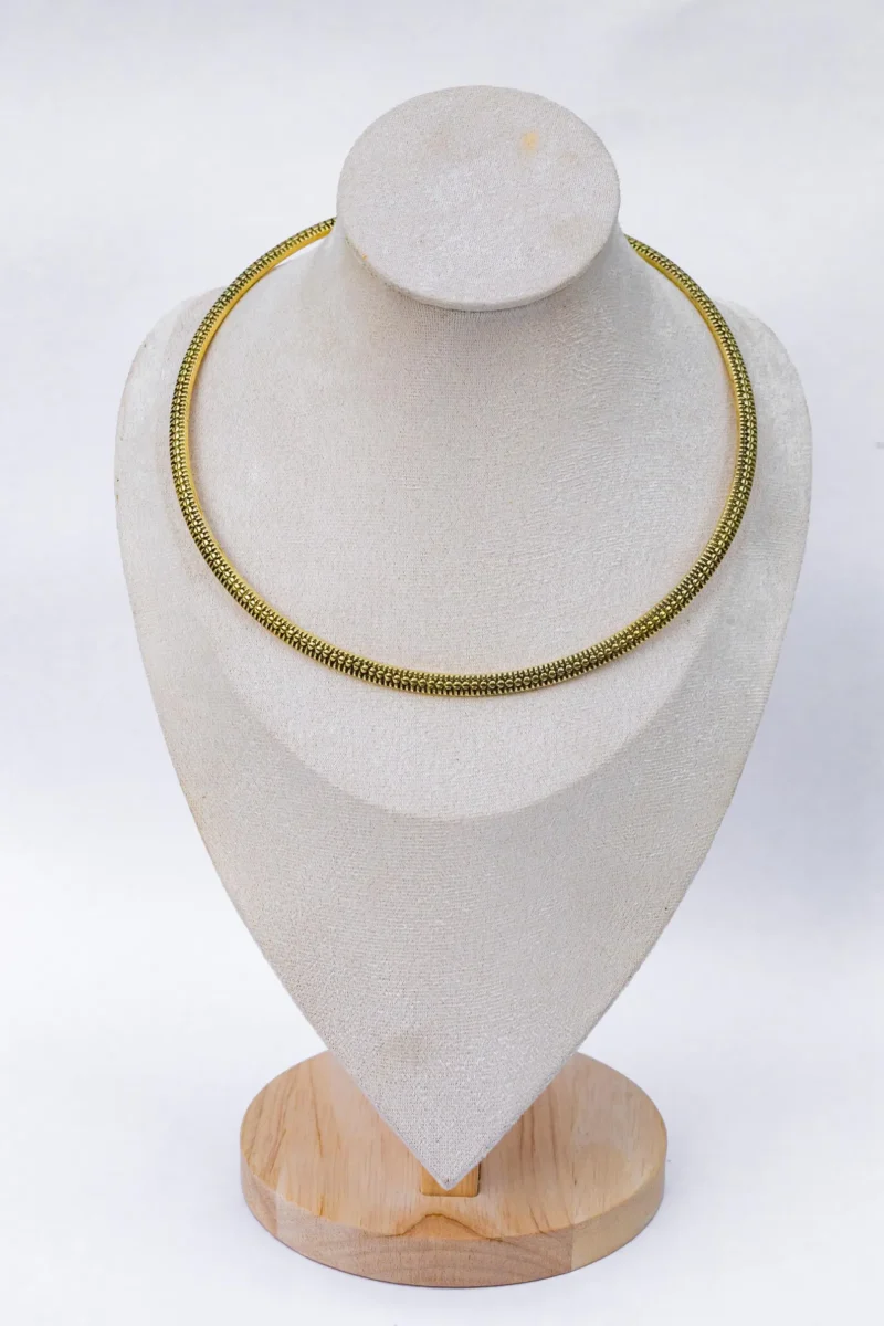 Collana vintage d'oro con collare